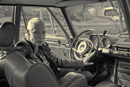 markante_frau_in_oldtimer